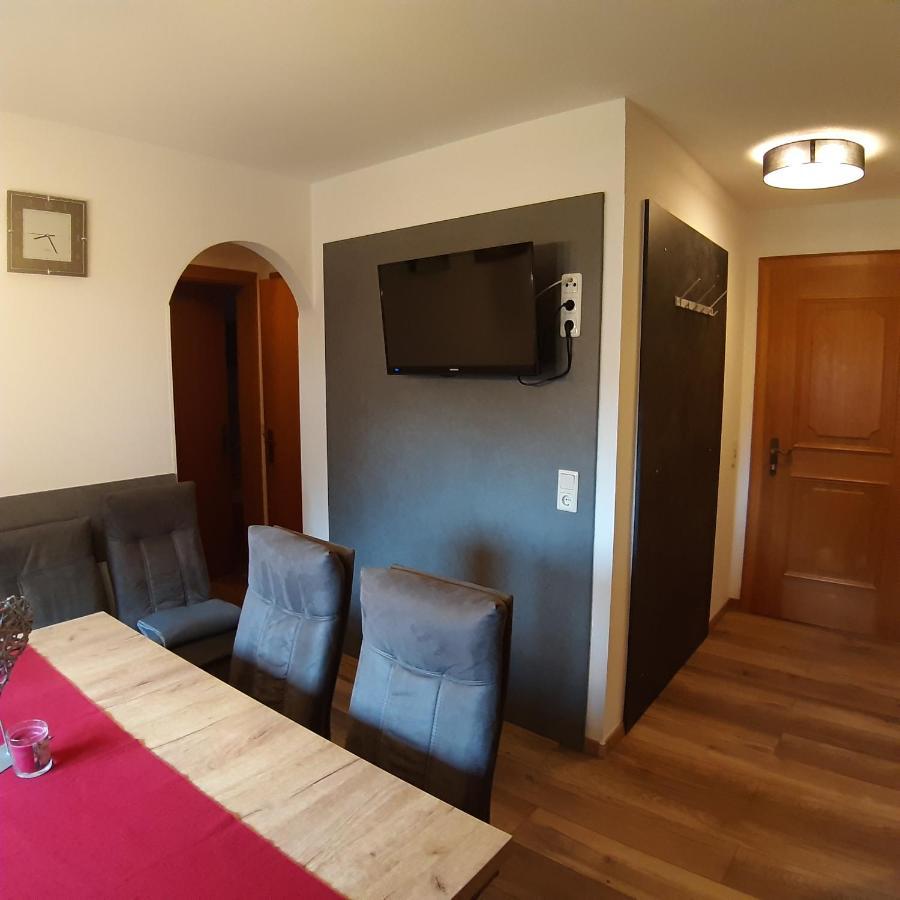 Haus Waldfriede Apartamento Sankt Leonhard im Pitztal Exterior foto