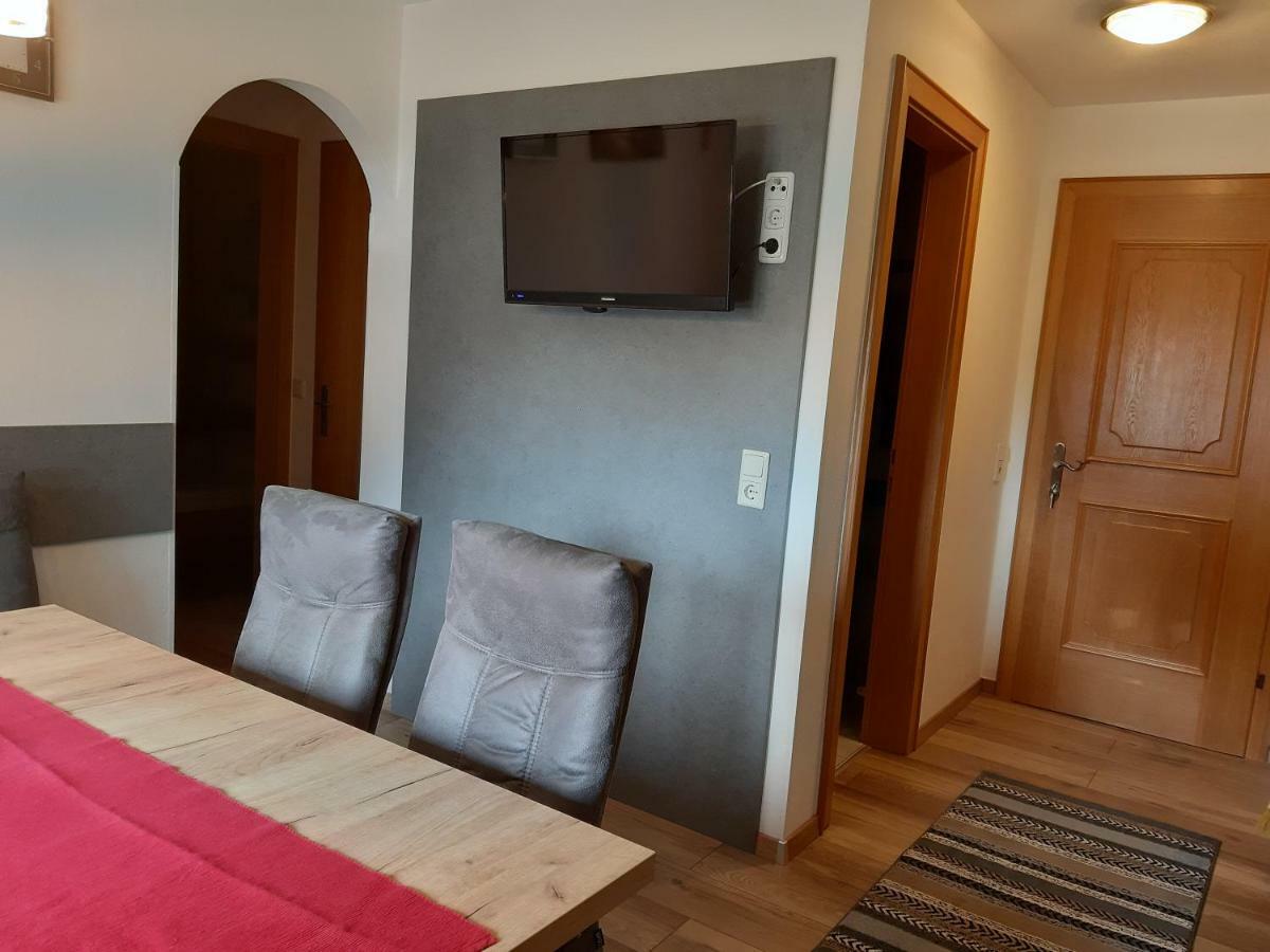 Haus Waldfriede Apartamento Sankt Leonhard im Pitztal Exterior foto