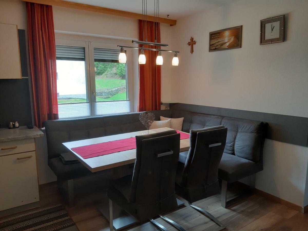 Haus Waldfriede Apartamento Sankt Leonhard im Pitztal Exterior foto